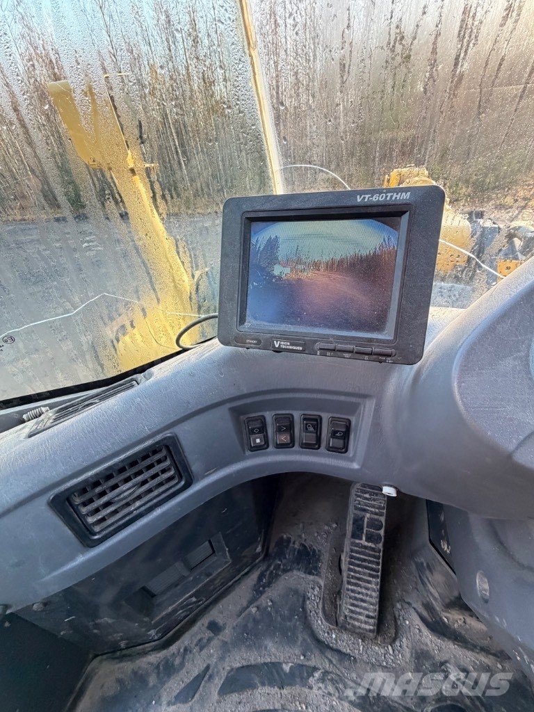 Komatsu WA 470-5 Kolesni nakladalci