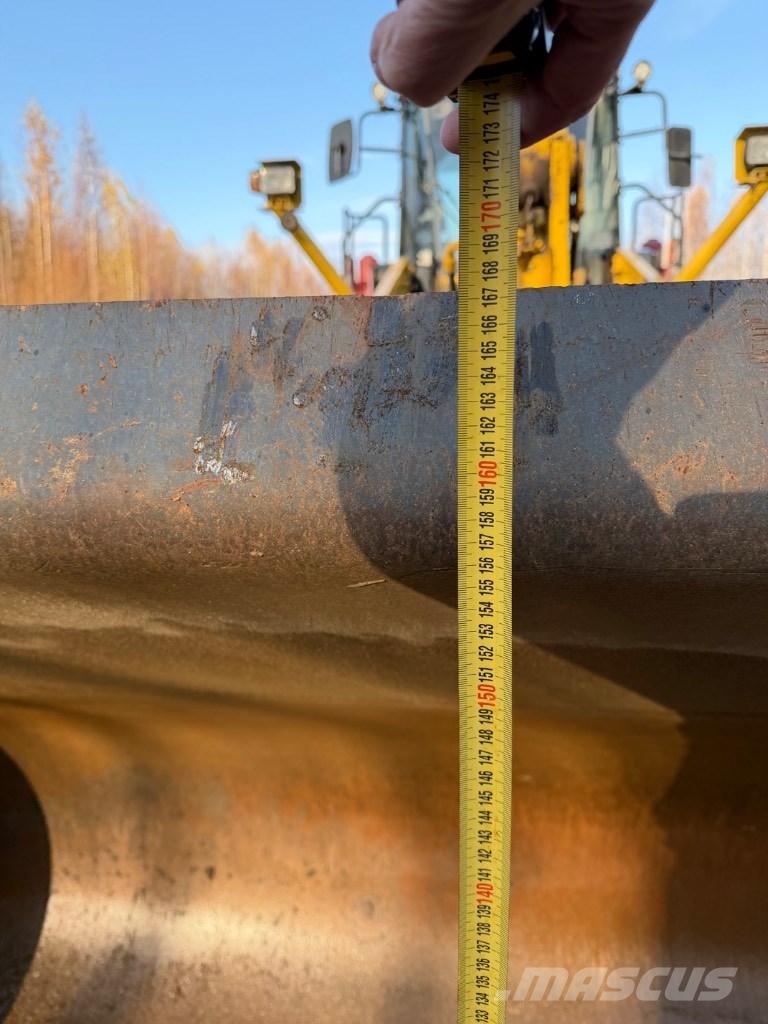 Komatsu WA 470-5 Kolesni nakladalci