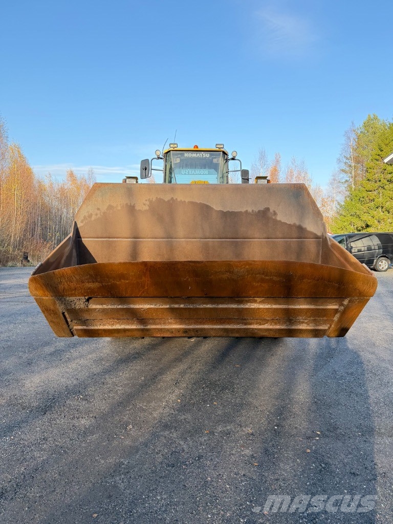 Komatsu WA 470-5 Kolesni nakladalci