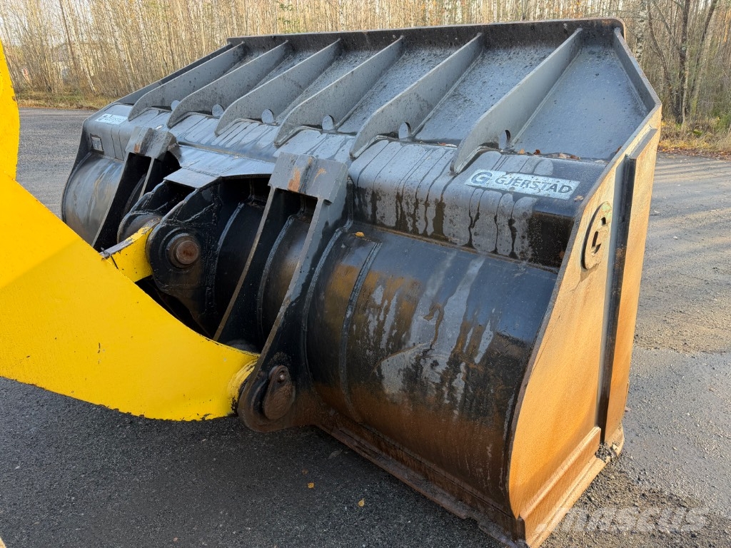 Komatsu WA 470-5 Kolesni nakladalci