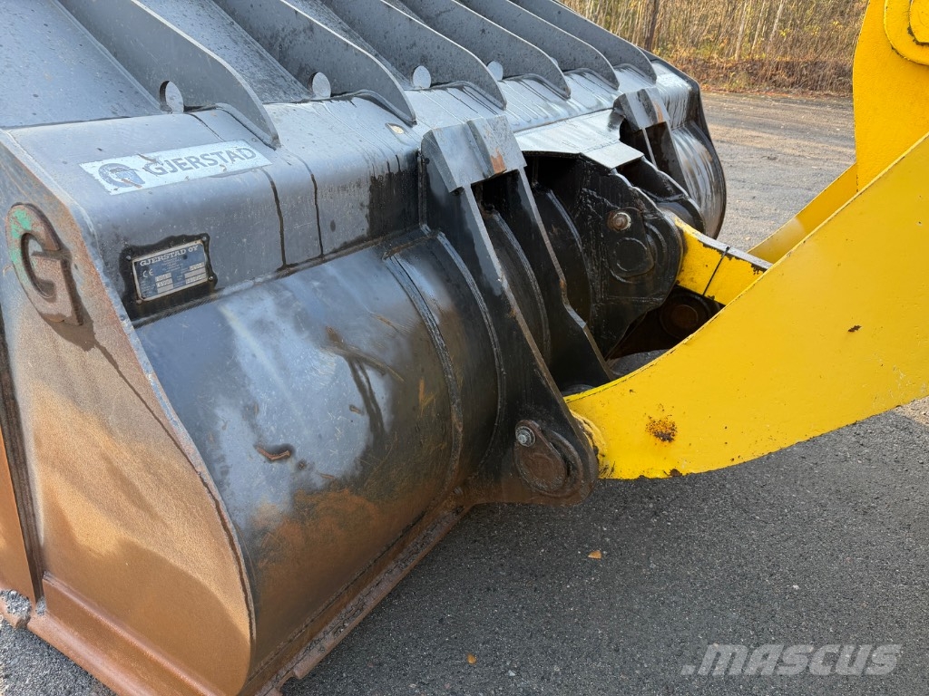 Komatsu WA 470-5 Kolesni nakladalci