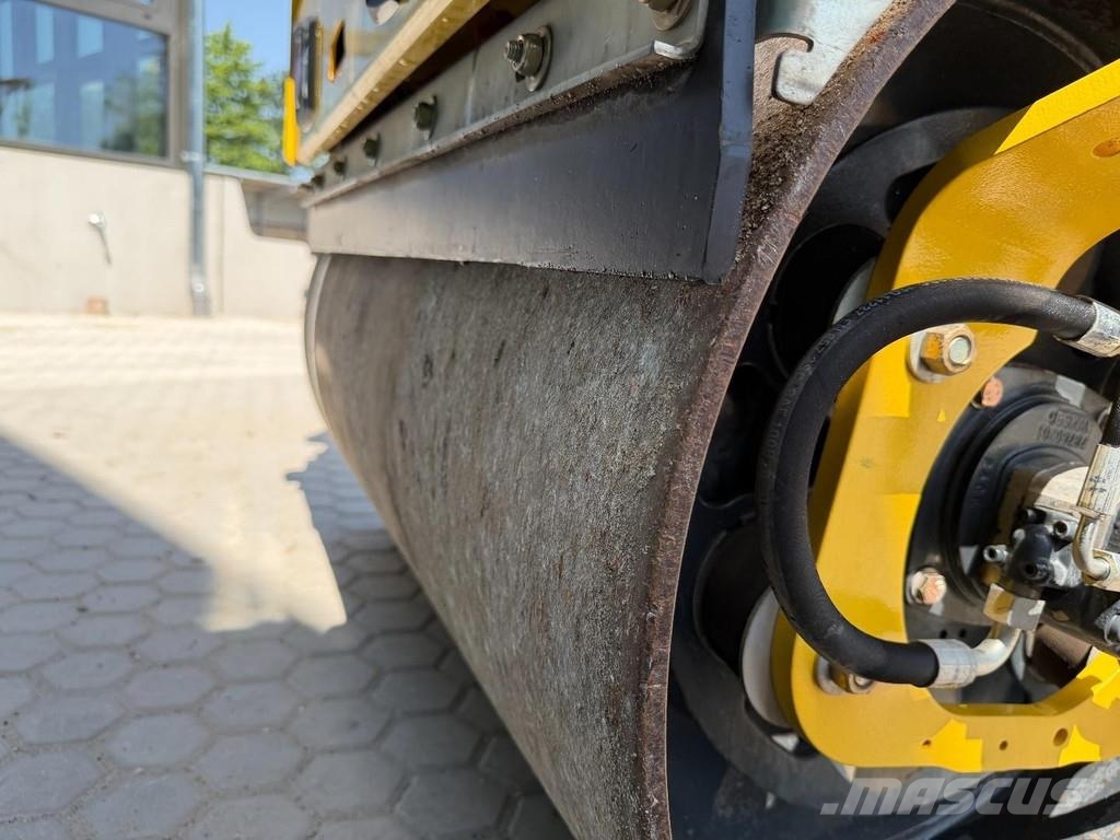 Bomag BW120 AD-5 مداحل متنوعة