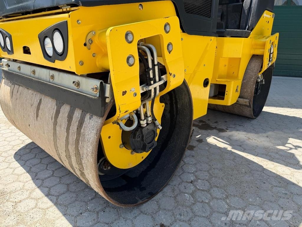 Bomag BW120 AD-5 مداحل متنوعة