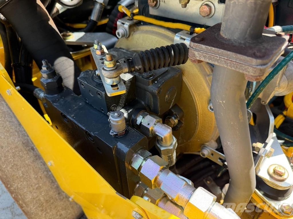 Bomag BW120 AD-5 مداحل متنوعة