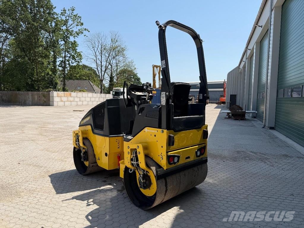 Bomag BW120 AD-5 مداحل متنوعة