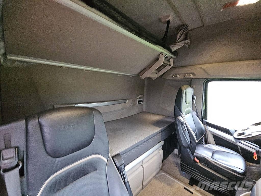 DAF XG+ 530 Leder Тягачі