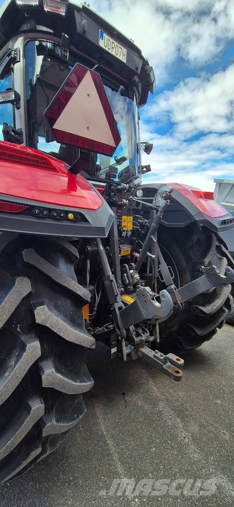 Massey Ferguson 8 S トラクター