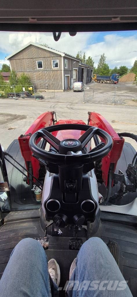 Massey Ferguson 8 S トラクター