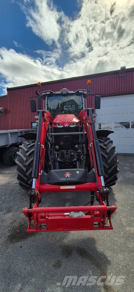 Massey Ferguson 8 S トラクター