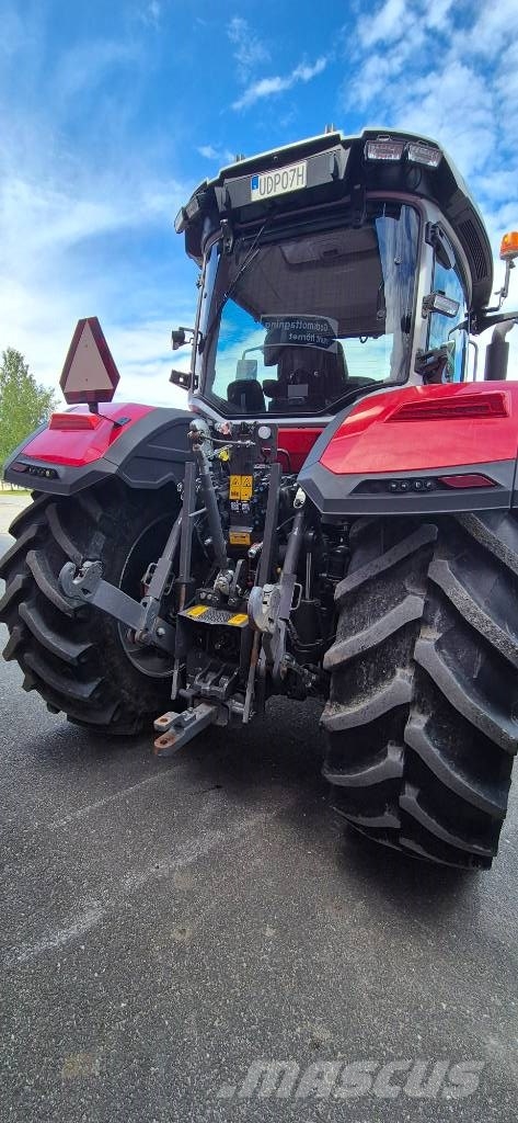 Massey Ferguson 8 S トラクター