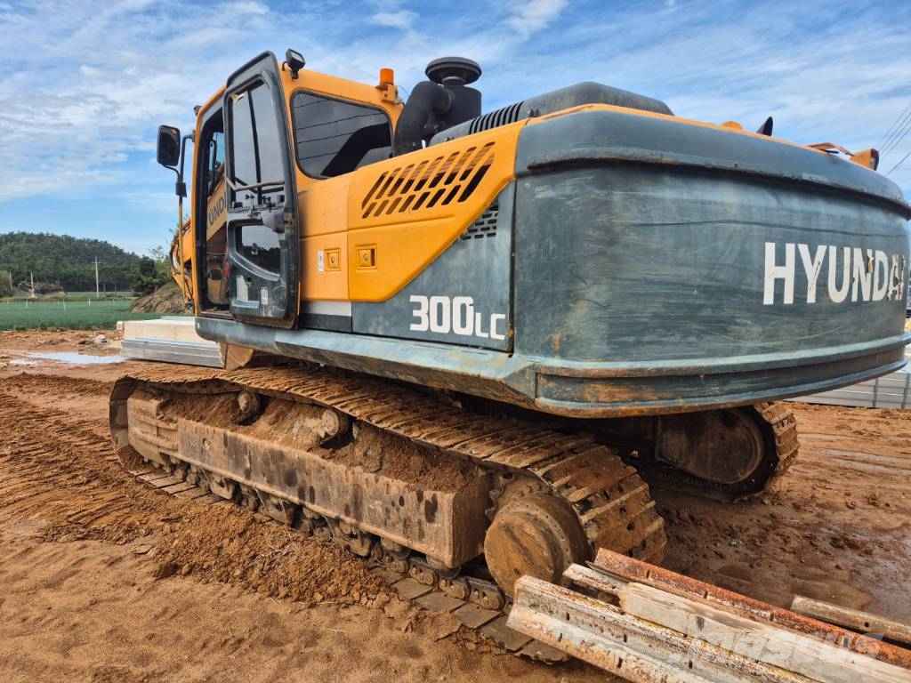 Hyundai Robex 300 LC Гусеничні екскаватори