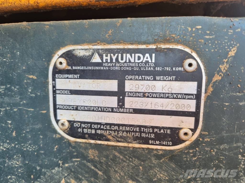 Hyundai Robex 300 LC Гусеничні екскаватори