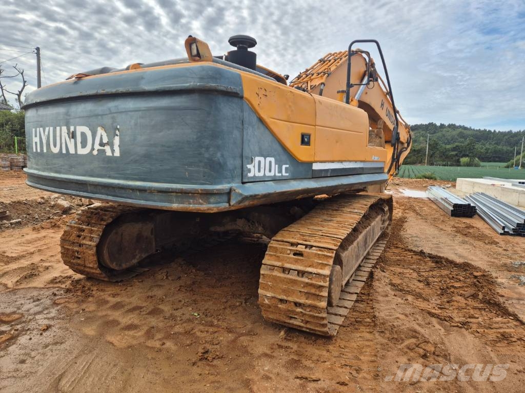 Hyundai Robex 300 LC Гусеничні екскаватори