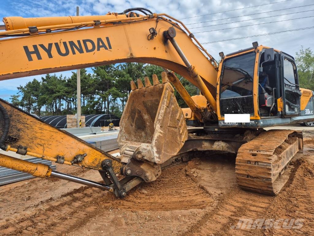Hyundai Robex 300 LC Гусеничні екскаватори