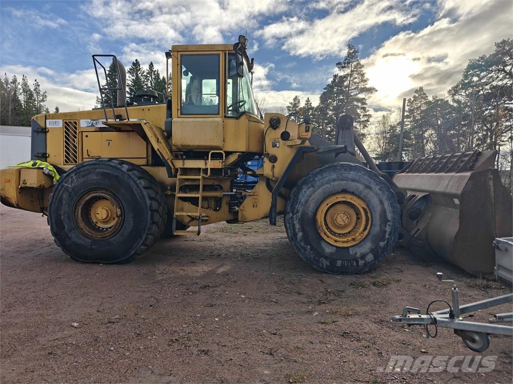 Volvo L 180 D Gumikerekes homlokrakodók