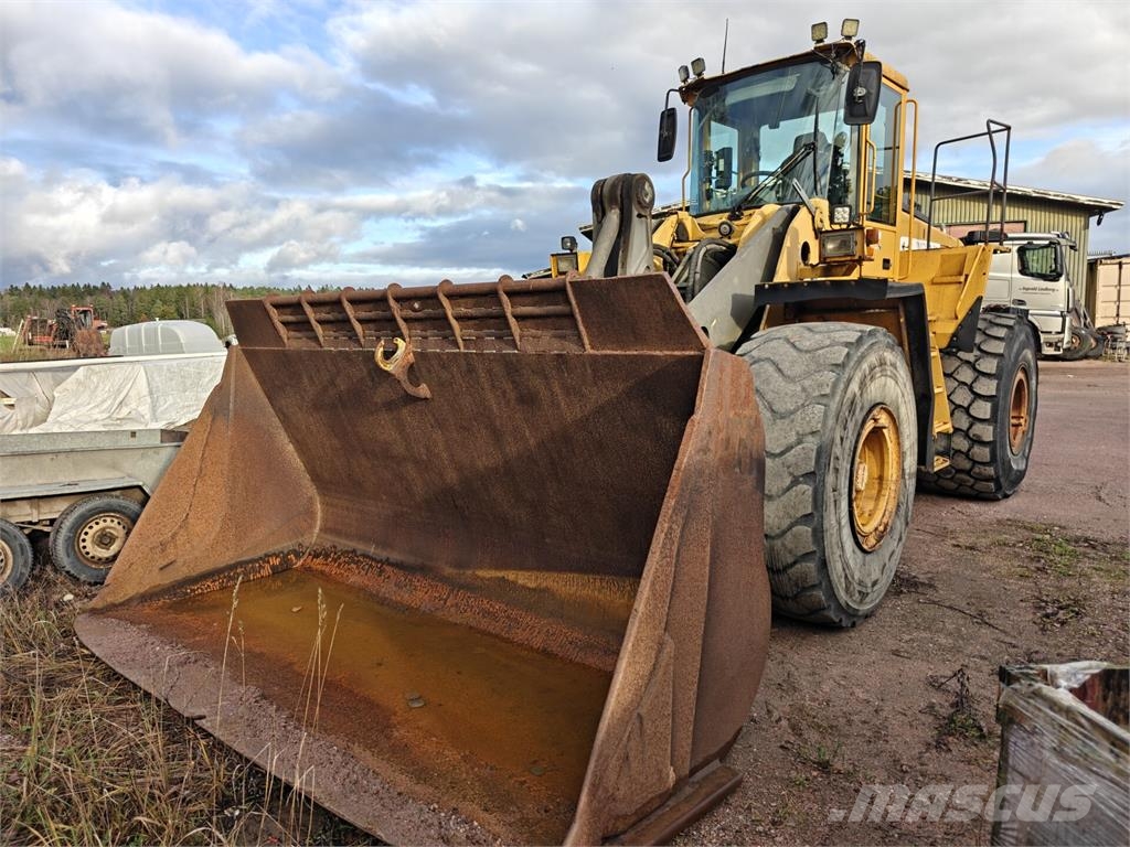 Volvo L 180 D Gumikerekes homlokrakodók