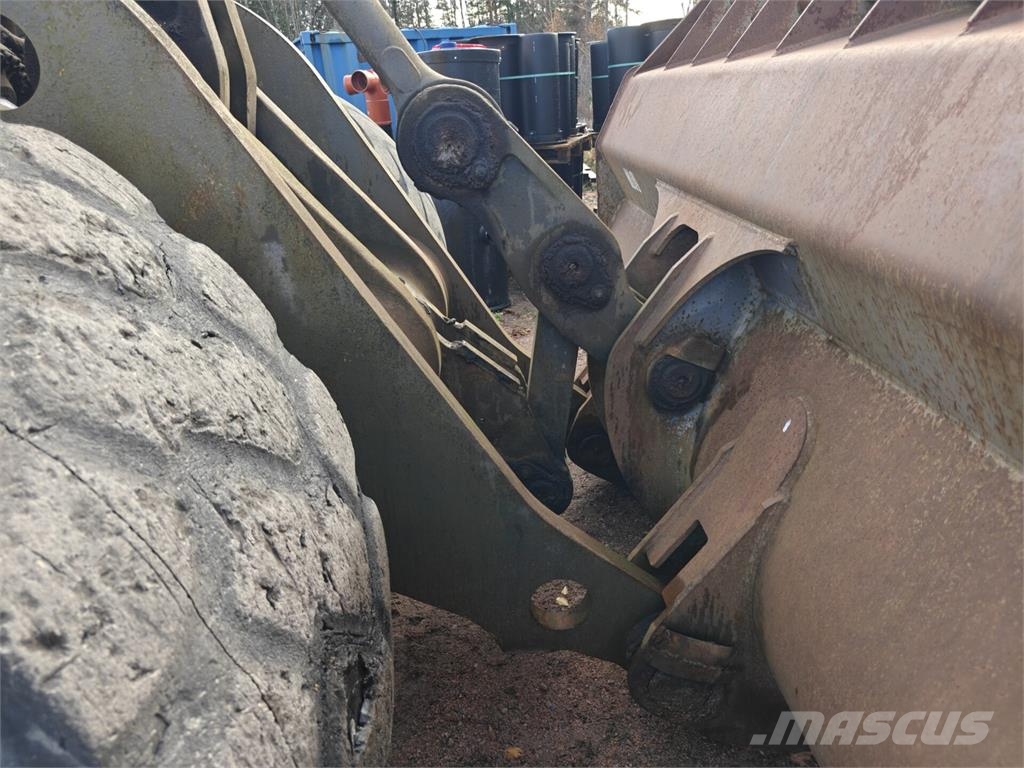 Volvo L 180 D Gumikerekes homlokrakodók
