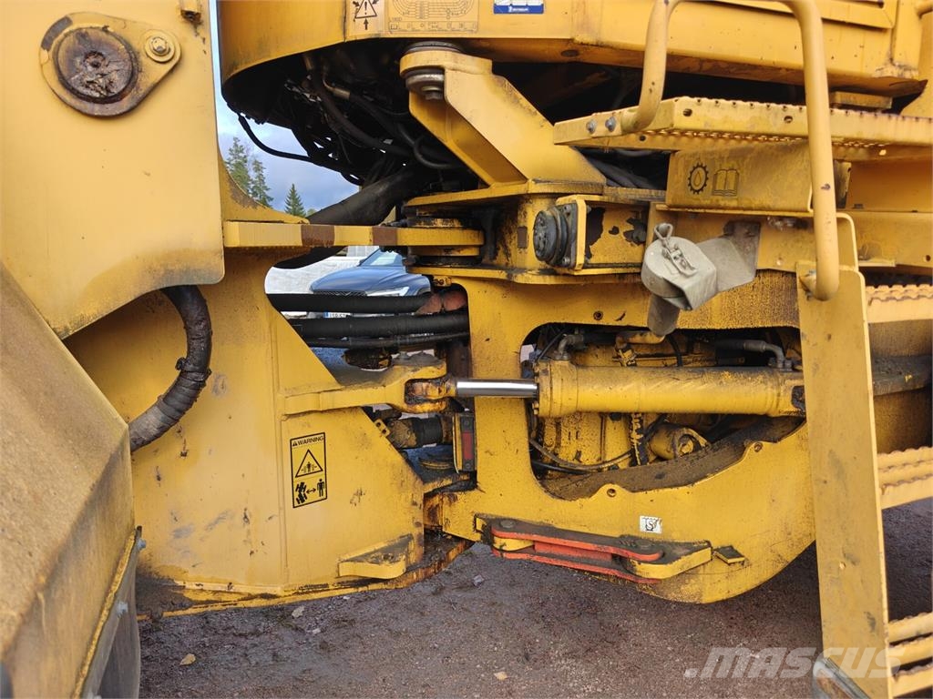 Volvo L 180 D Gumikerekes homlokrakodók
