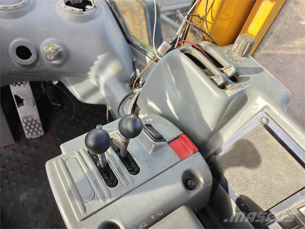 Volvo L 180 D Gumikerekes homlokrakodók