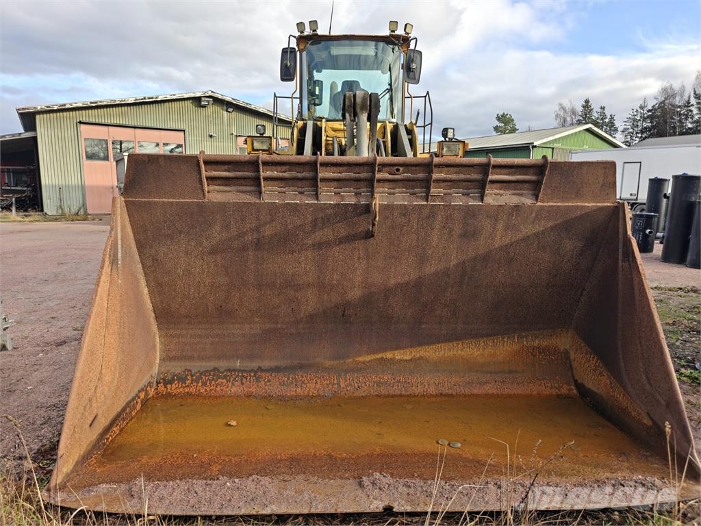 Volvo L 180 D Gumikerekes homlokrakodók