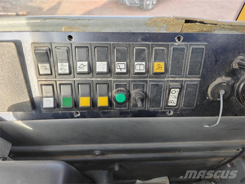 Volvo L 180 D Gumikerekes homlokrakodók