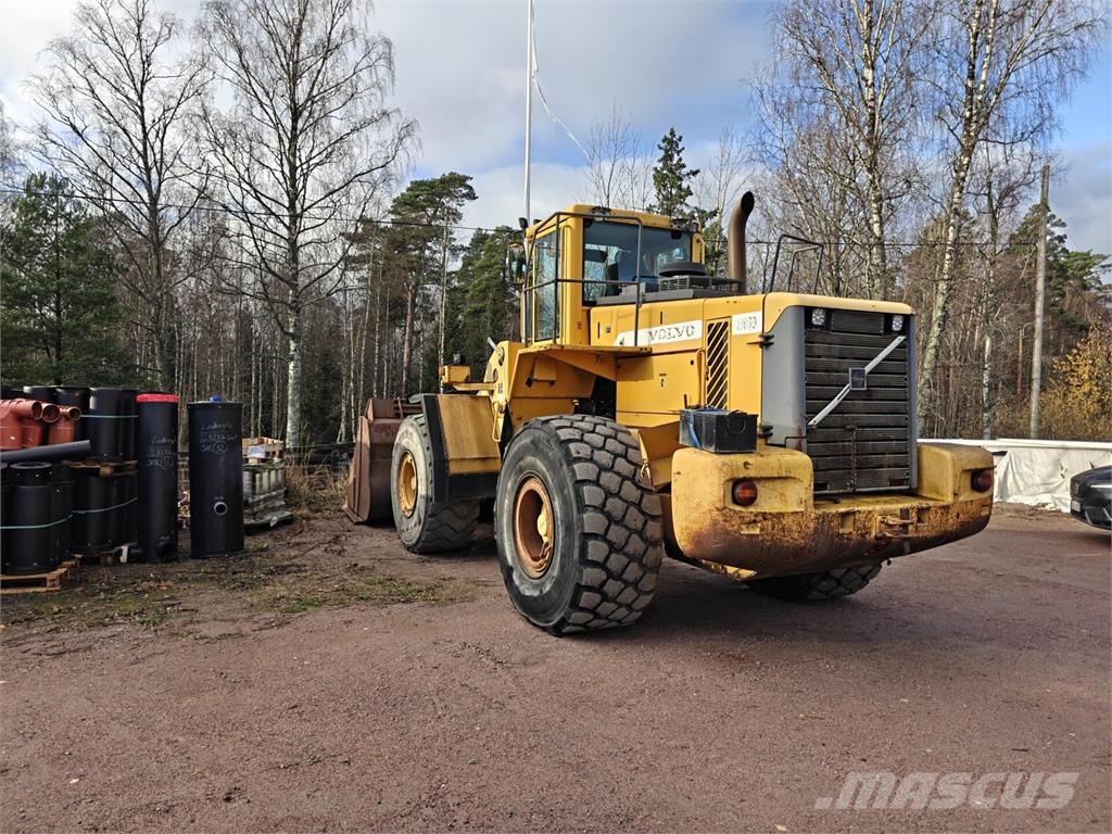 Volvo L 180 D Gumikerekes homlokrakodók