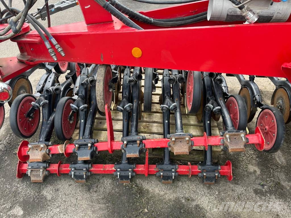 Horsch Focus 6 TD 드릴