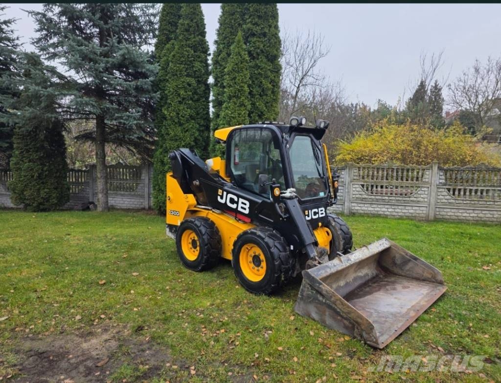 JCB 300 T4 Фронтальные погрузчики