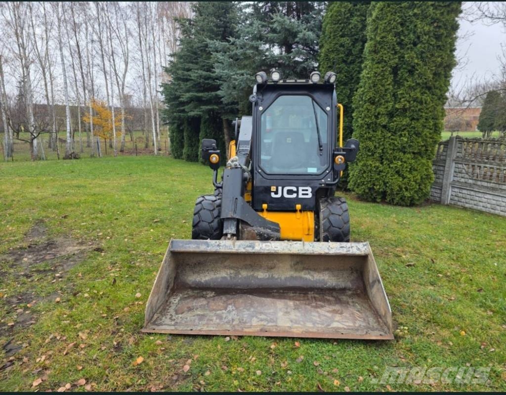 JCB 300 T4 Фронтальные погрузчики
