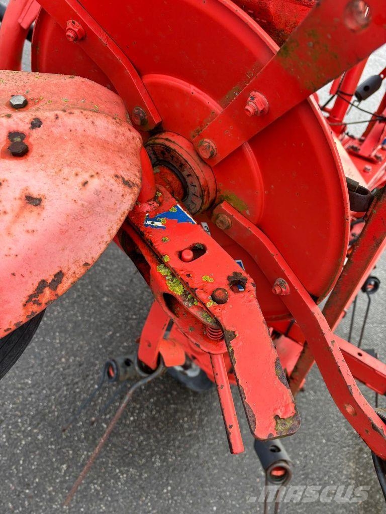 Kuhn GF 7902 Obračalniki in zgrabljalniki