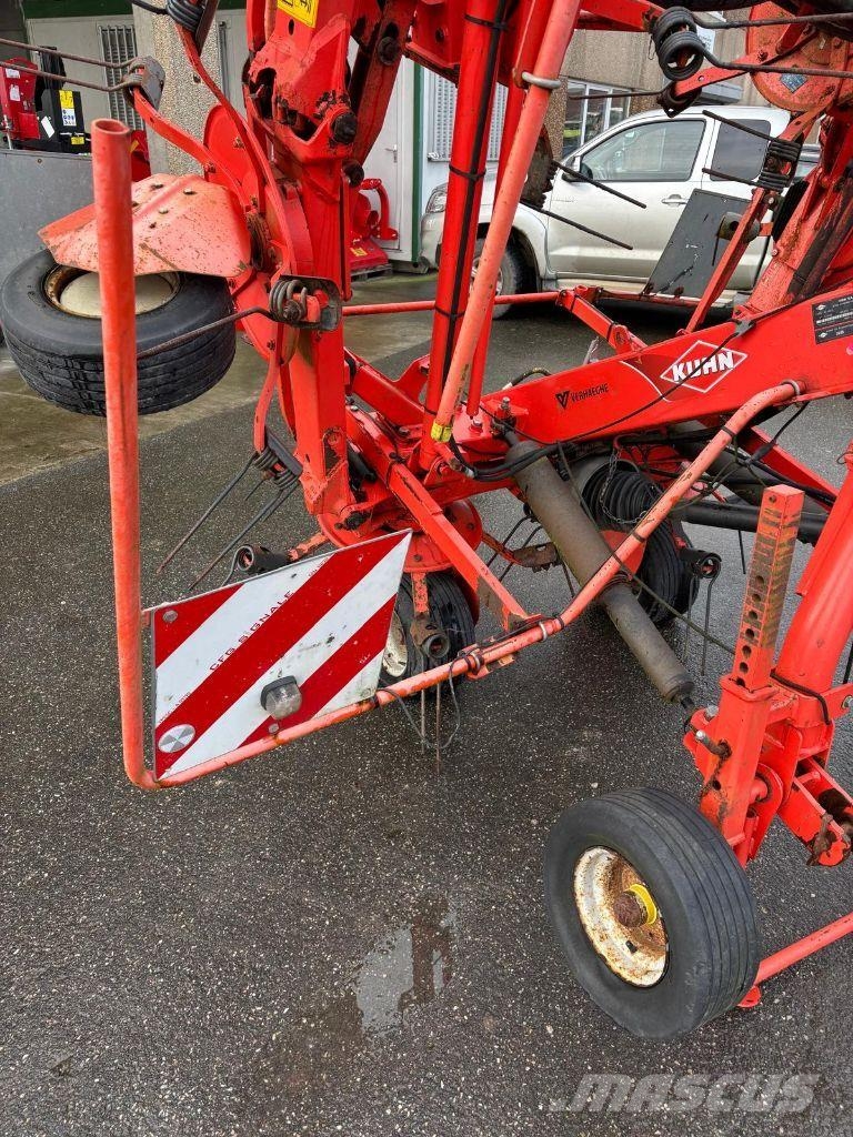 Kuhn GF 7902 Pöyhimet ja haravat
