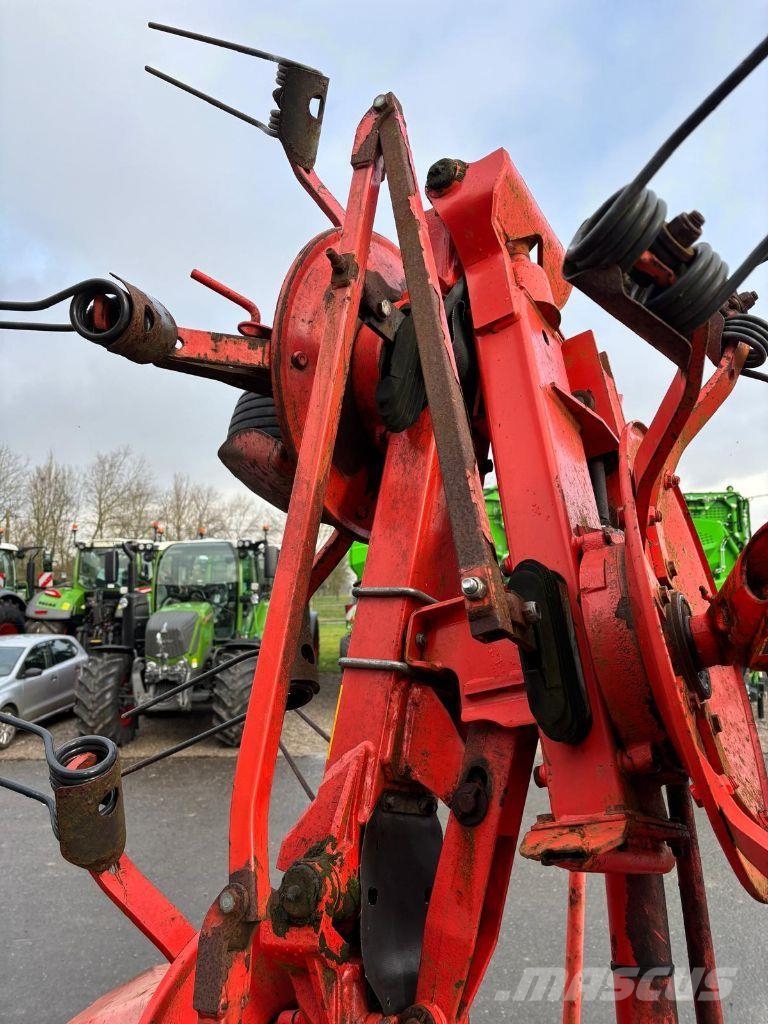 Kuhn GF 7902 Obracače a zhrabovače sena