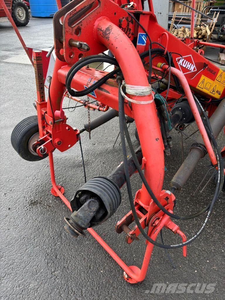 Kuhn GF 7902 Obračalniki in zgrabljalniki
