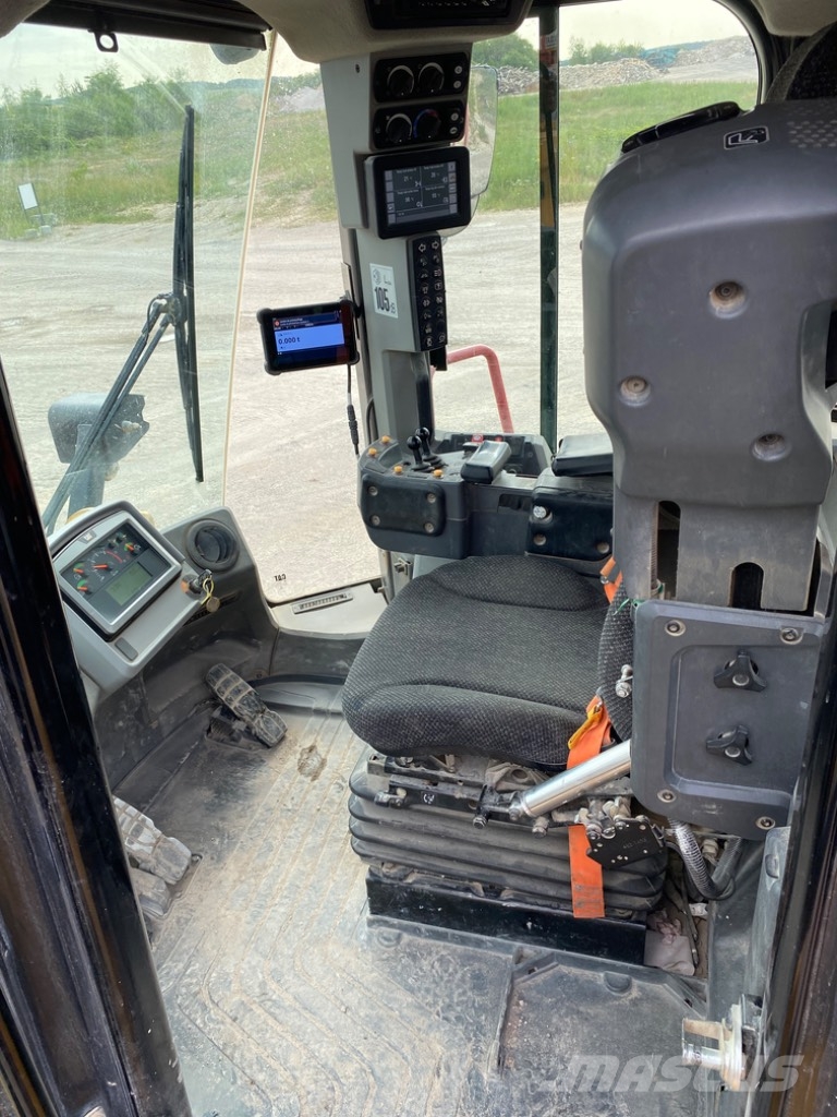 CAT 972M XE Фронтальні навантажувачі