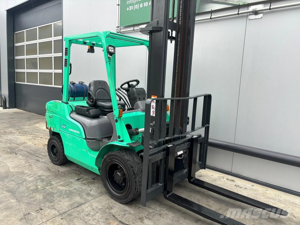 Mitsubishi FG35NT Heftruck LPG (dujiniai) krautuvai