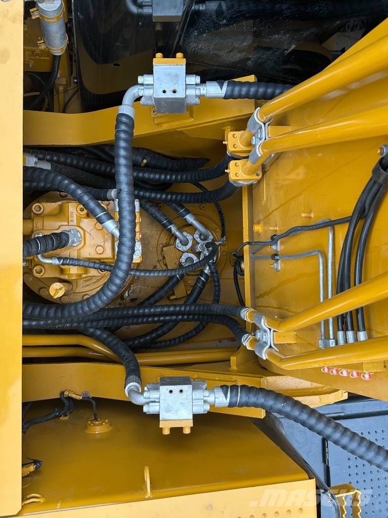 CAT 325D2L 3000 units excavators in stock Pásové rýpadlá