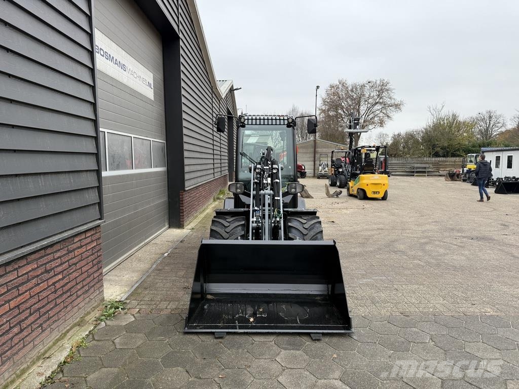 GiANT G2700 HD+ met cabine minishovel NIEUW Фронтальні навантажувачі