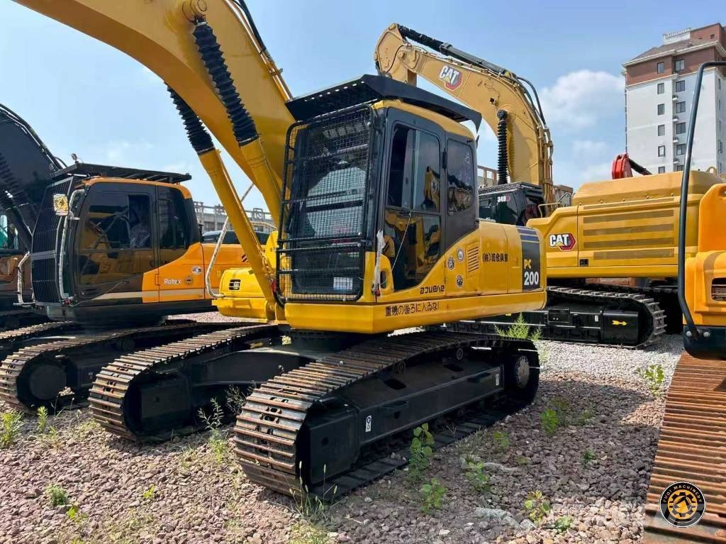 Komatsu PC200-7 履带挖掘机