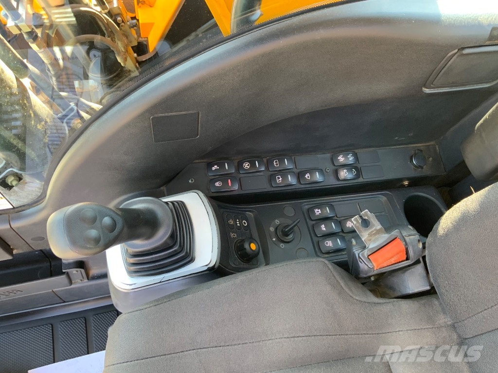 JCB JS 145 LC Rupsgraafmachines