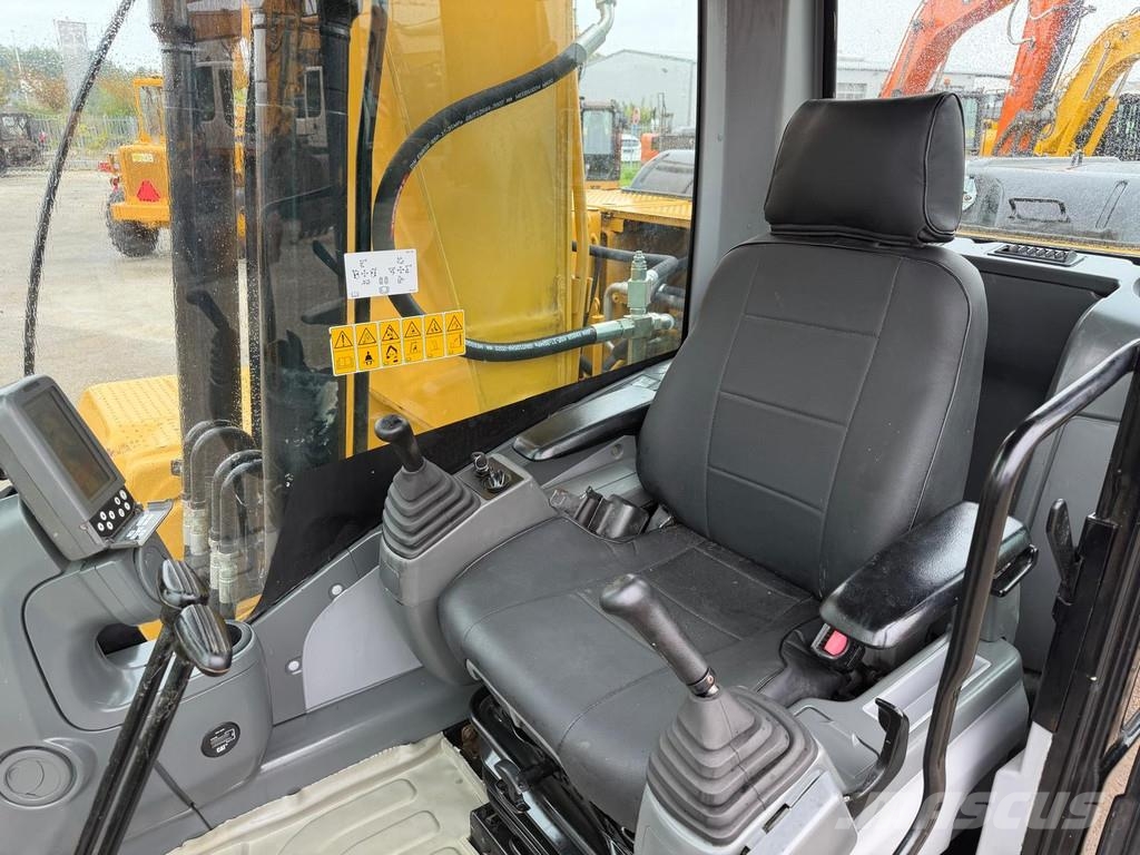 CAT 320 DL . Raupenbagger