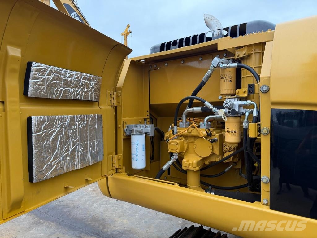 CAT 320 DL . Koparki gąsienicowe