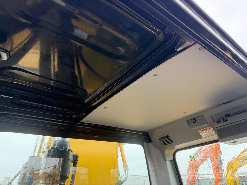CAT 320 DL . Raupenbagger