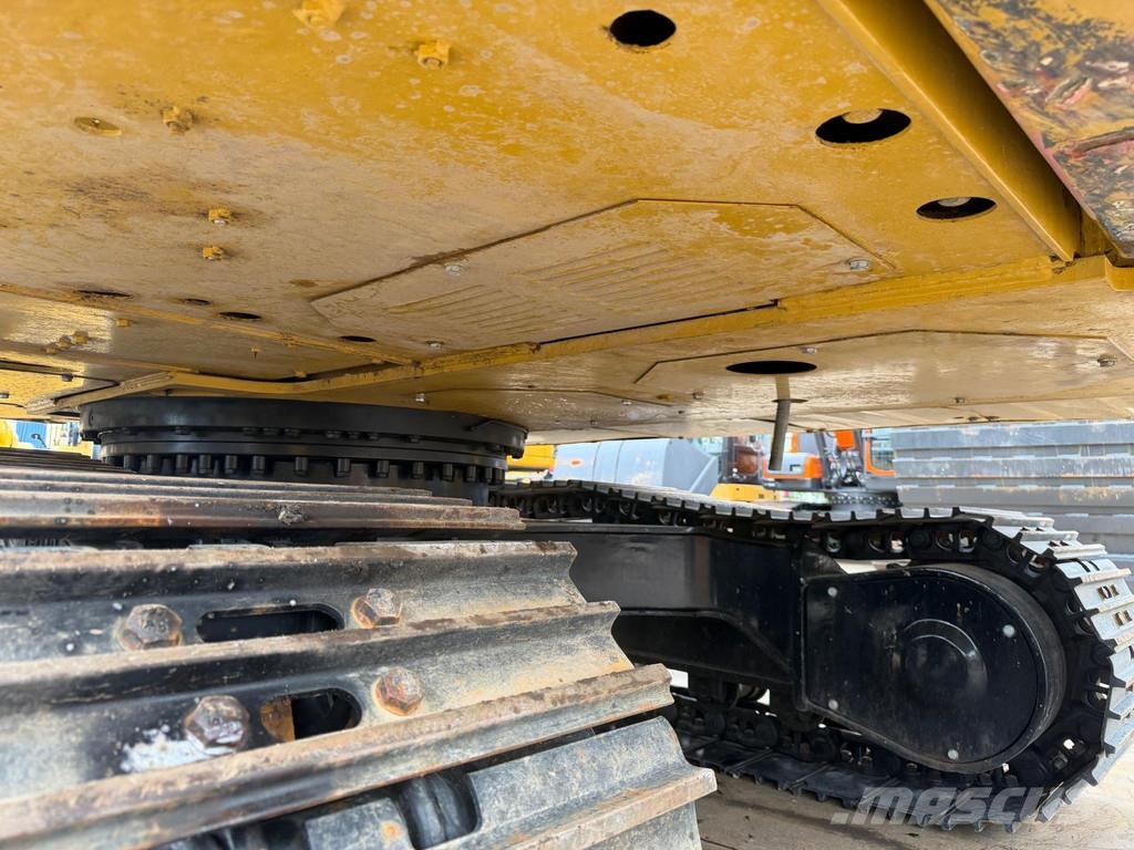 CAT 320 DL . Raupenbagger