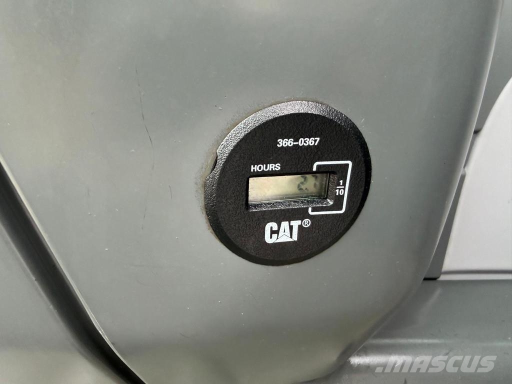 CAT 320 DL . Raupenbagger
