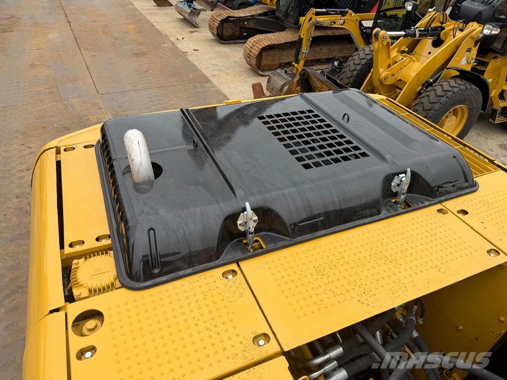 CAT 320 DL . Raupenbagger