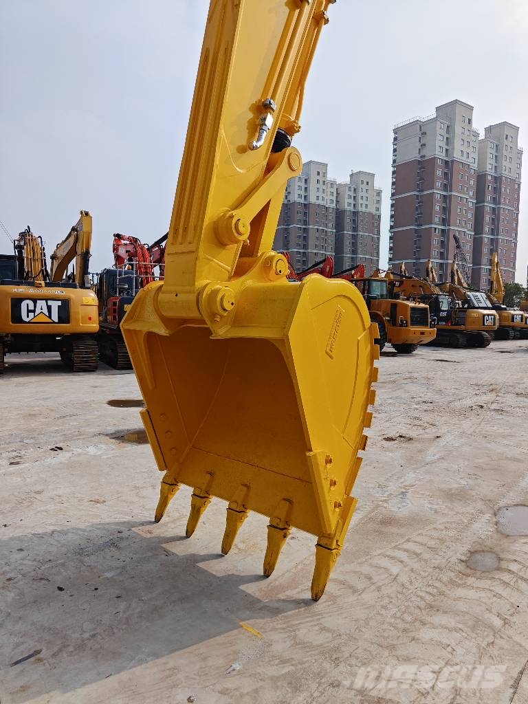 Komatsu PC 360 حفارات زحافة