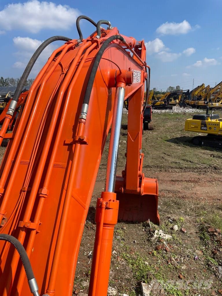 Hitachi ZX 240 Εκσκαφείς με ερπύστριες