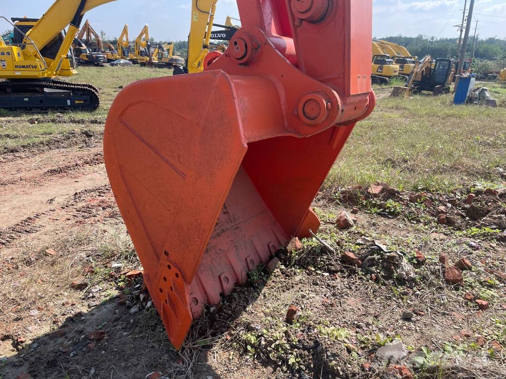 Hitachi ZX 240 Εκσκαφείς με ερπύστριες
