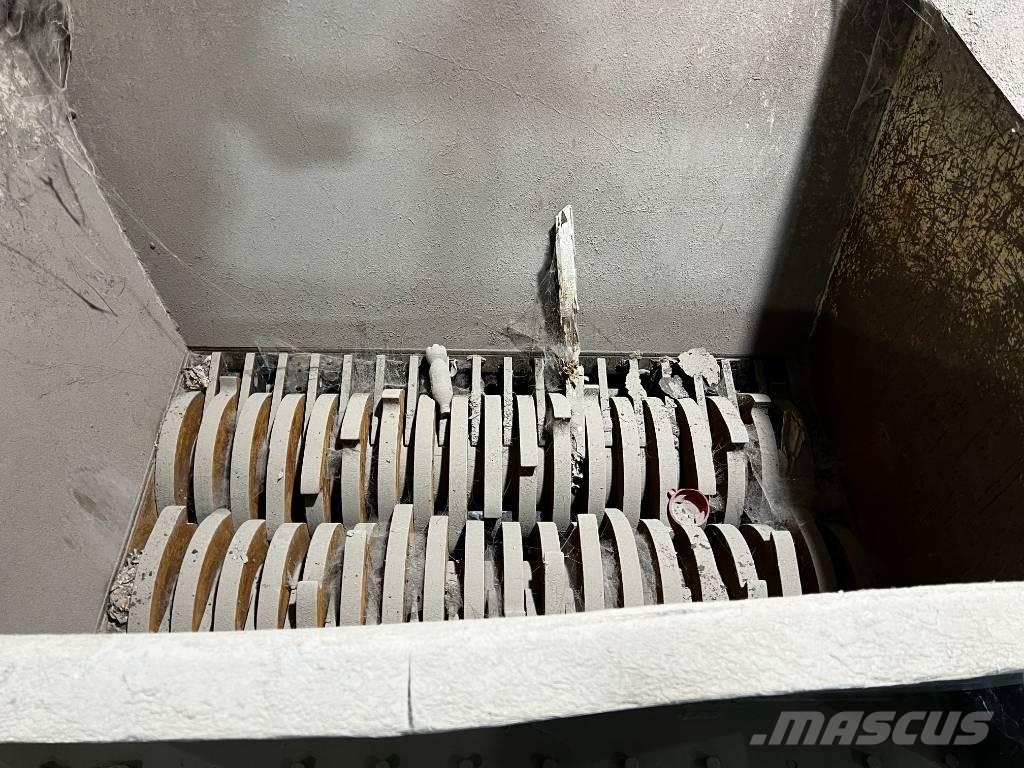 SSI SHREDDER آلات تمزيق المخلفات