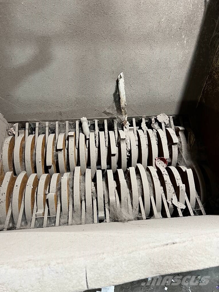 SSI SHREDDER آلات تمزيق المخلفات